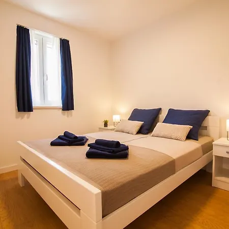 Casarosa Apartman Bol